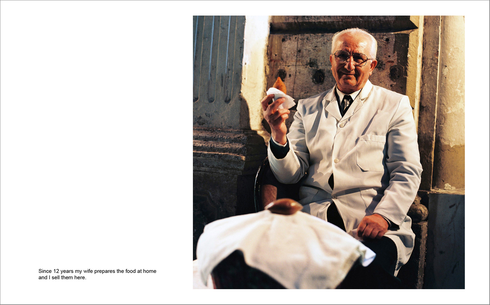 Photographs with the interview subtitles in Pera (Beyoglu) in Istanbul 80 x 100 cm