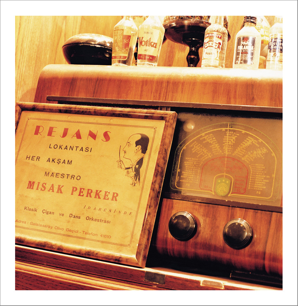 Photographs with the interview subtitles in Pera (Beyoglu) in Istanbul 80 x 100 cm