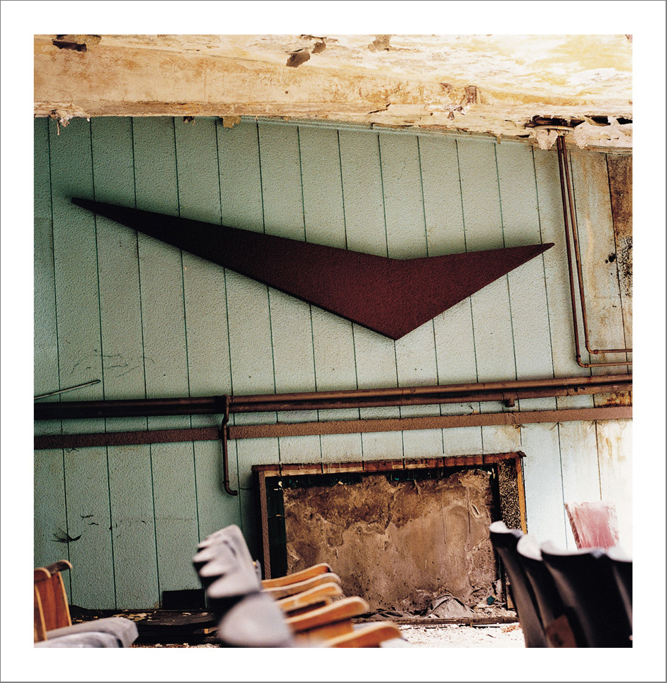 Photographs with the interview subtitles in Pera (Beyoglu) in Istanbul 80 x 100 cm