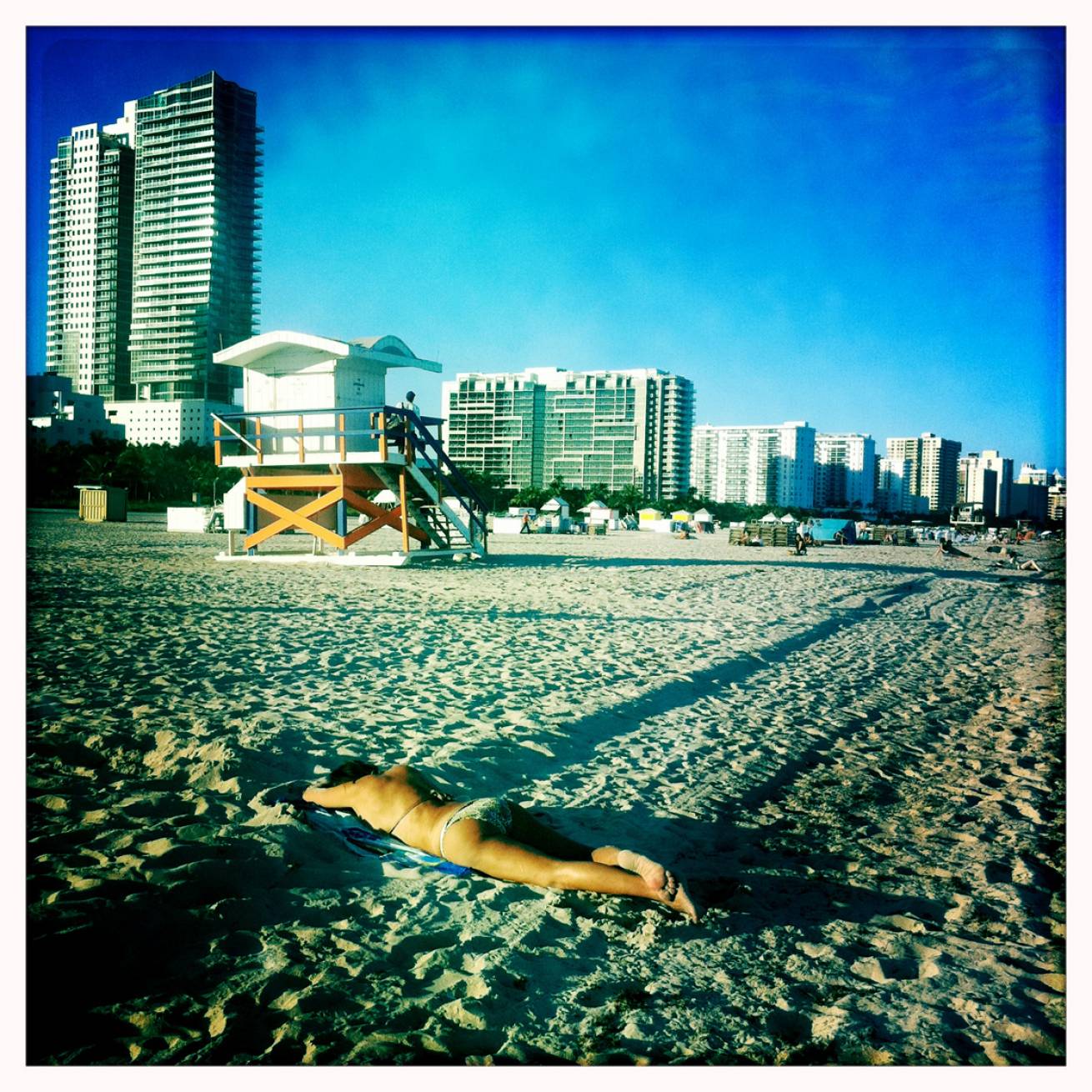 Miami 011 - 13 cm x 15 cm Postcard Size C Type Prints Portfolio - Edition of 50