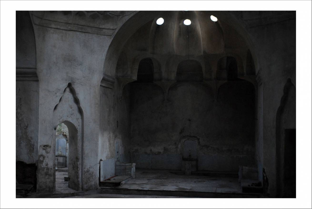 70 x 100 cm Pigment Prints Edition of 5