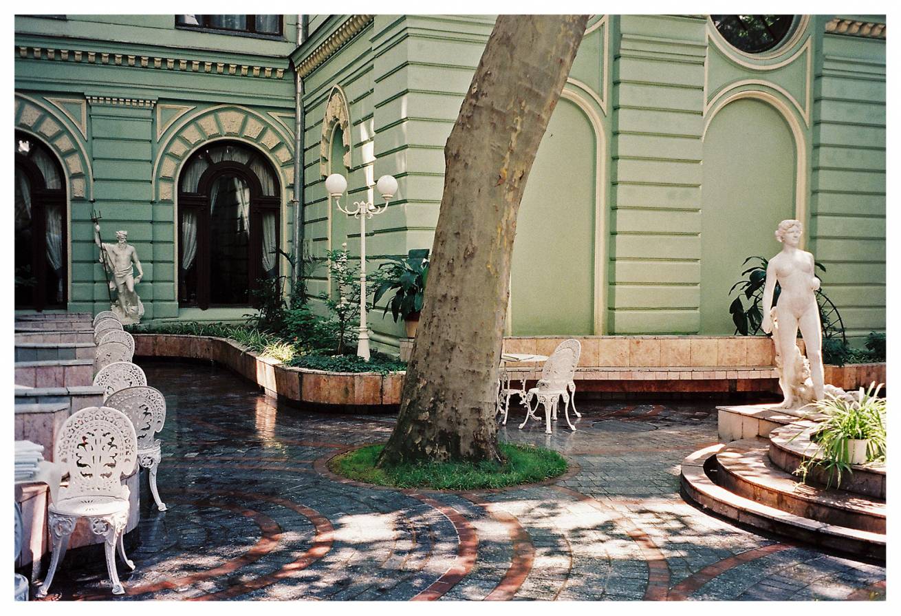 Odessa 046 - Two Photographs in 75 x 100 cm C Type Prints / Edition of 5